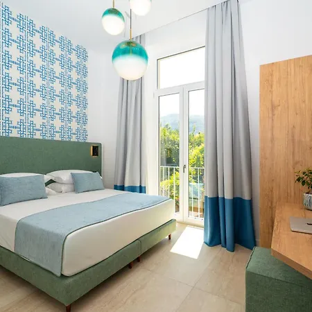 Konukevi Domus Gualtieri Sorrento